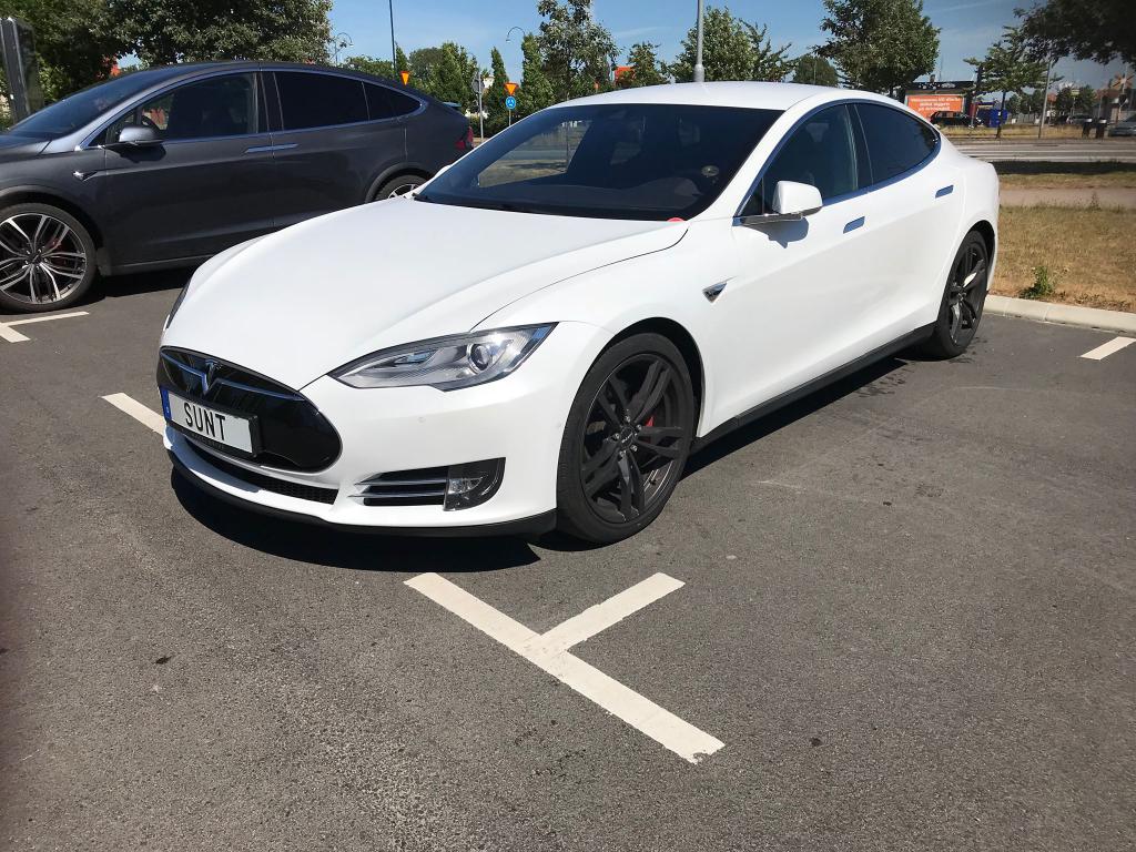 Model S 1.jpg