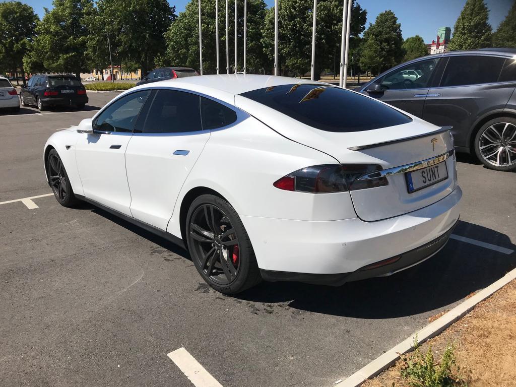 Model S 2.jpg