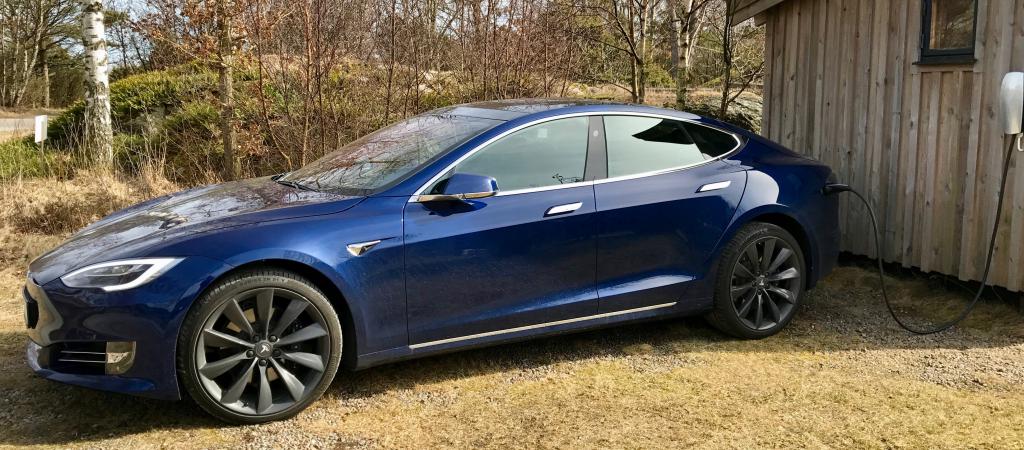 TeslaModelS90.jpg
