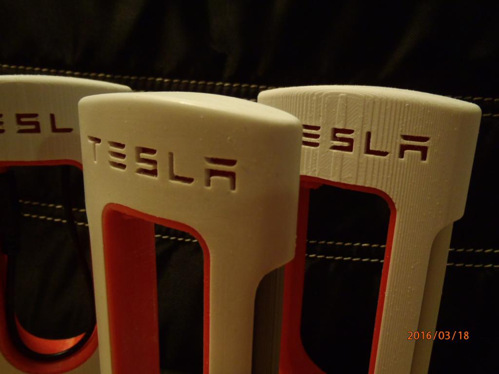 Putsad ABS TESLA superphonecharger.JPG