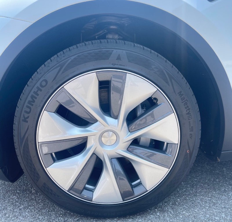 kumho-tires-model-y.jpeg