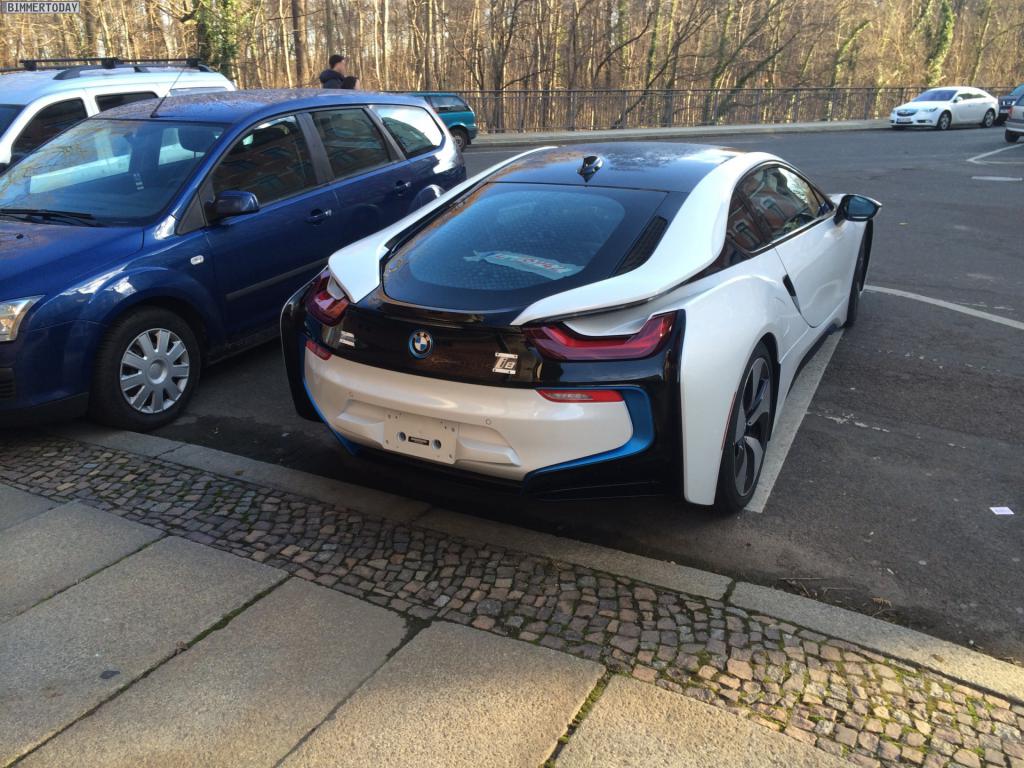 Live-Fotos-BMW-i8-Crystal-White-Akzente-i-blau-ungetarnt-Leipzig-11.jpg