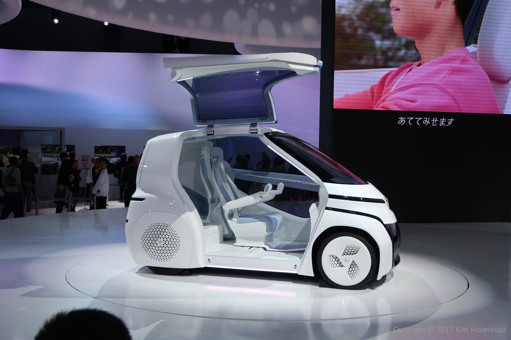 Toyota_Concept-i_Ride_1.jpg