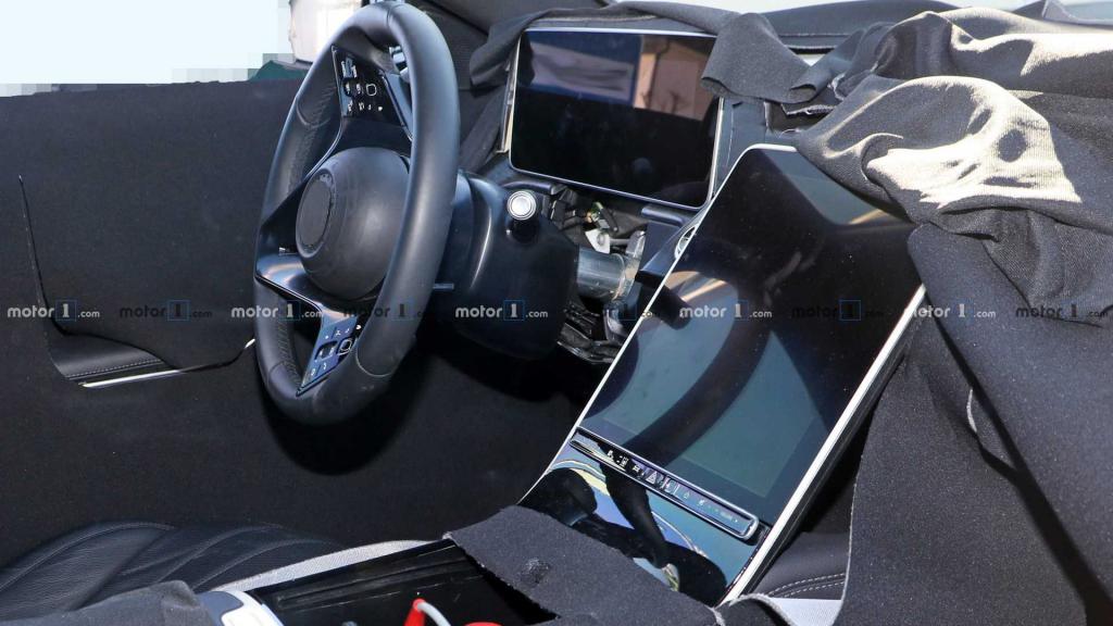 2020-mercedes-s-class-interior-spy-photo.jpg