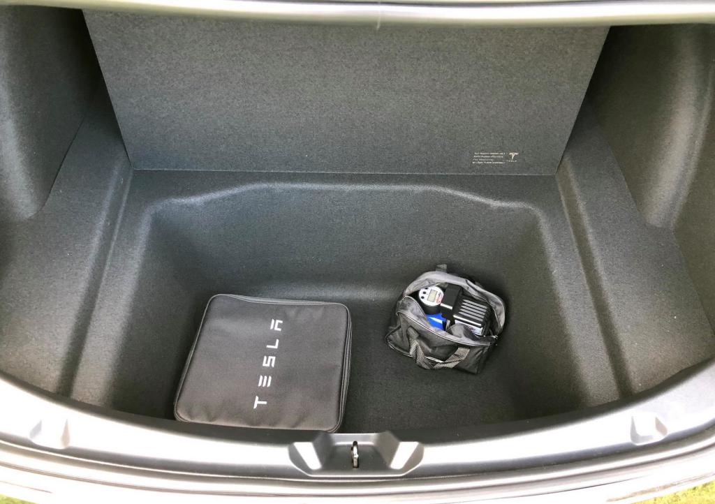 Tesla-Model-3-trunk.jpg