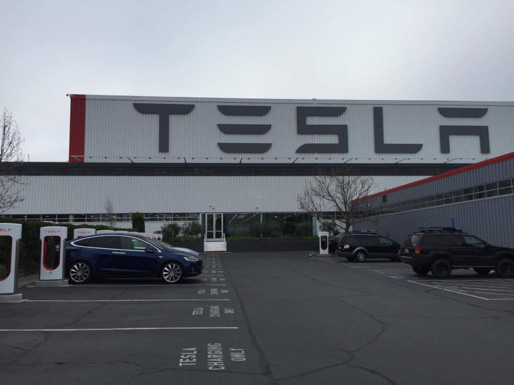 tesla x 2.jpg