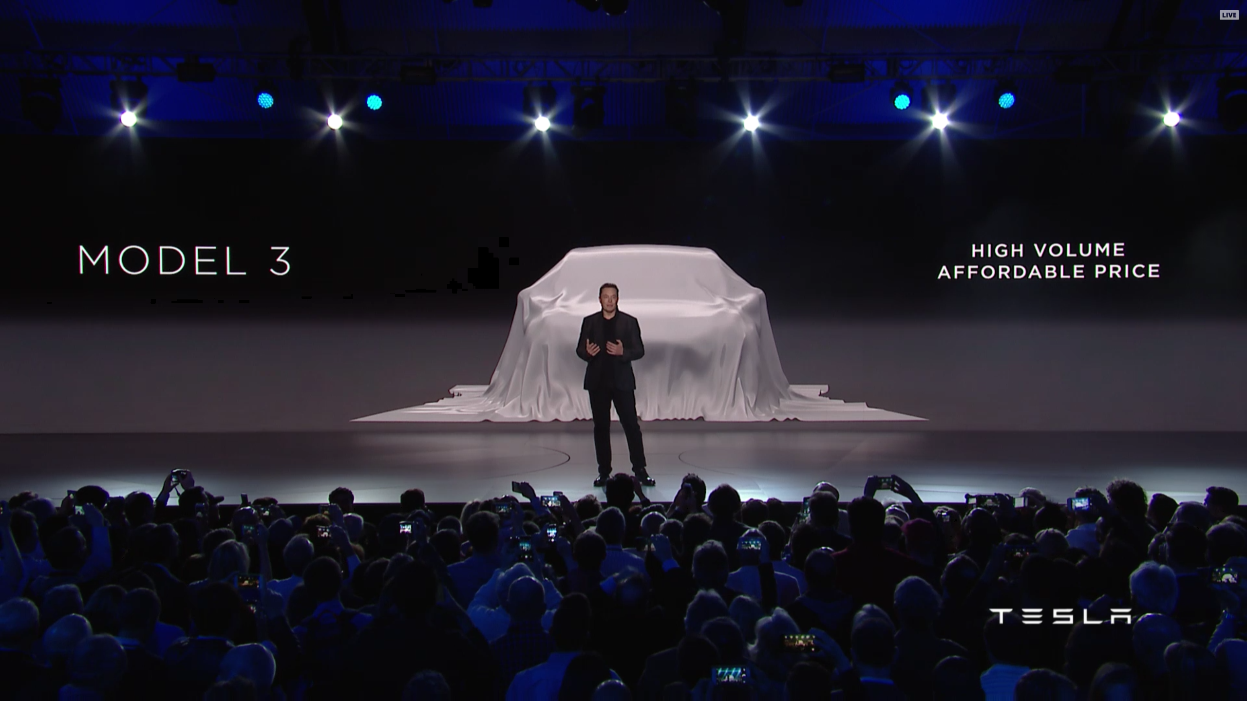 2016-04-01 05_45_13-Tesla Model 3 Unveil.png