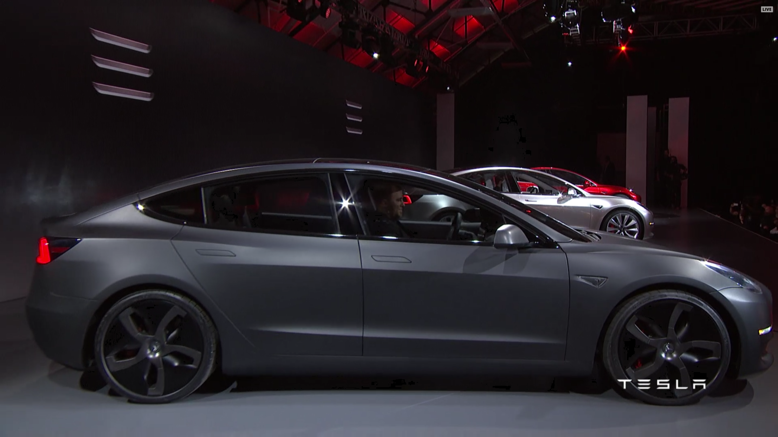2016-04-01 05_55_23-Tesla Model 3 Unveil.png