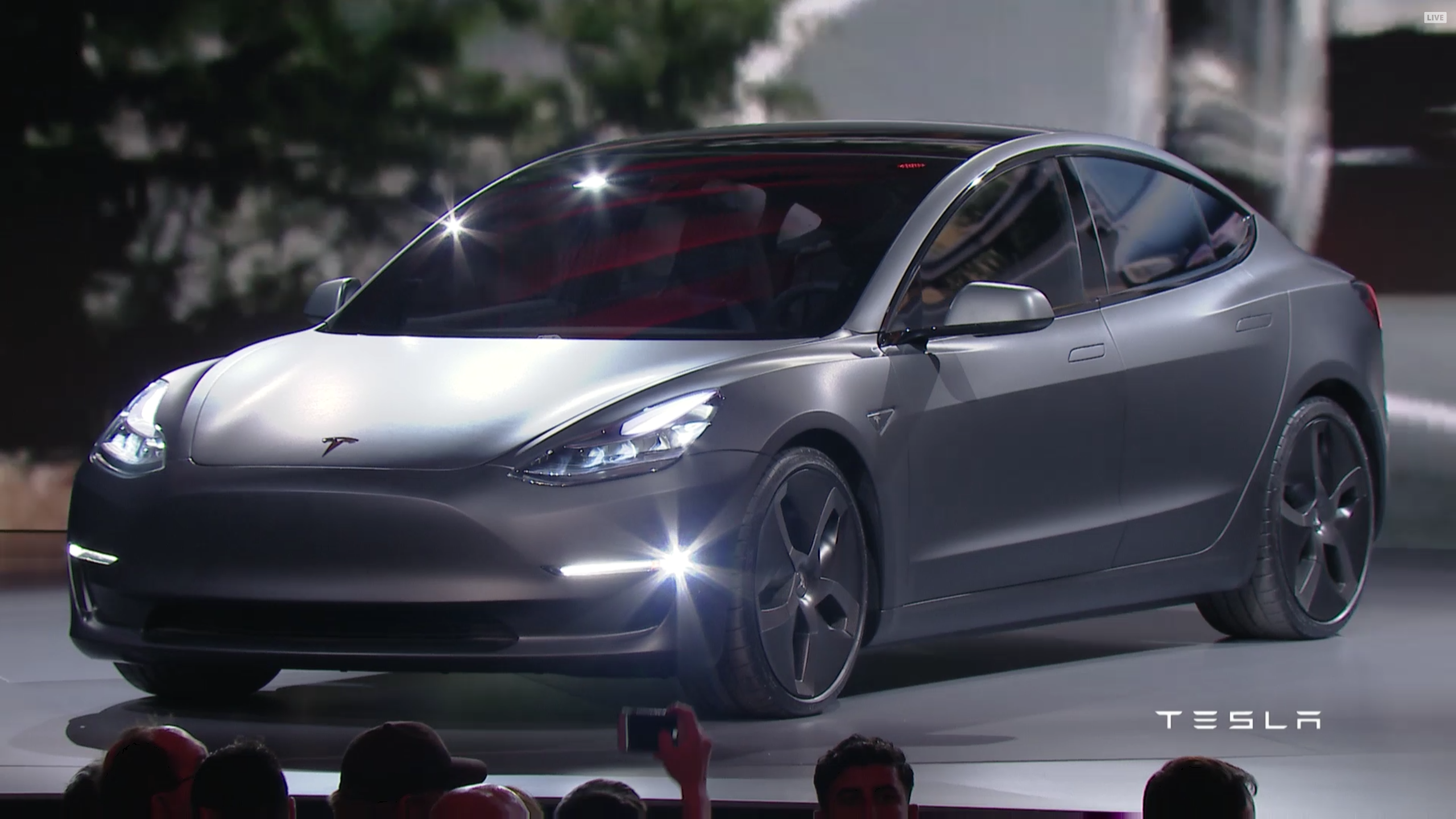 2016-04-01 05_58_16-Tesla Model 3 Unveil.png
