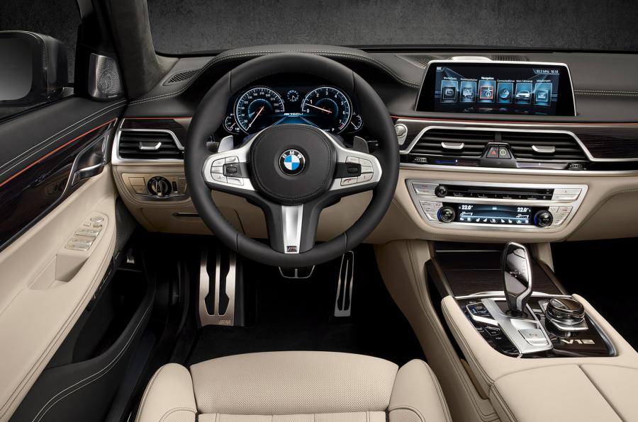 BMW M760Li