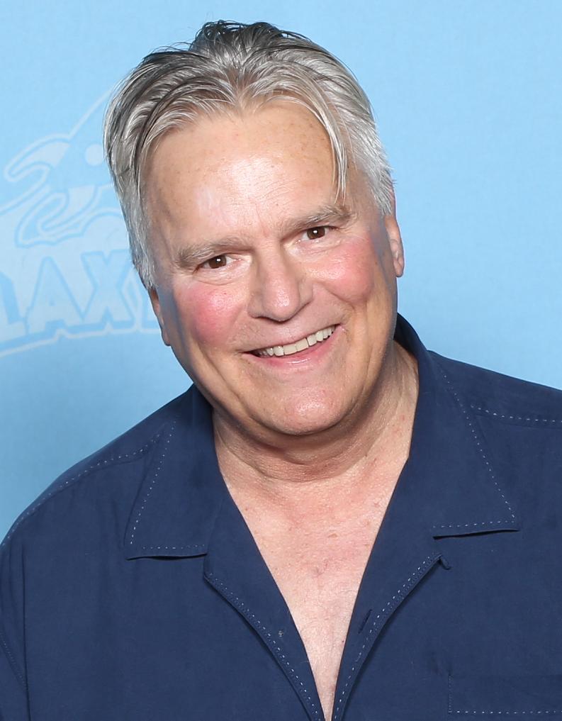 Richard_Dean_Anderson_Photo_Op_GalaxyCon_Raleigh_2019.jpeg