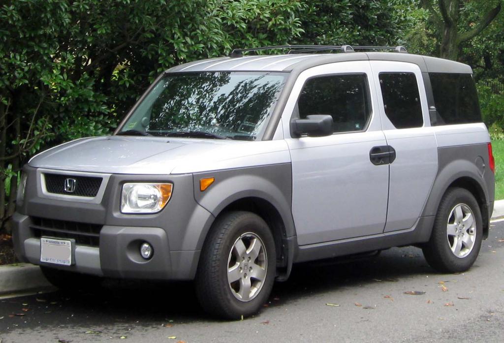 2003-2006_Honda_Element_--_08-28-2011.jpg