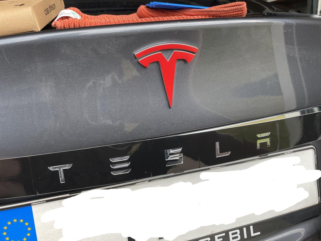 TESLA text bakluckan.jpg