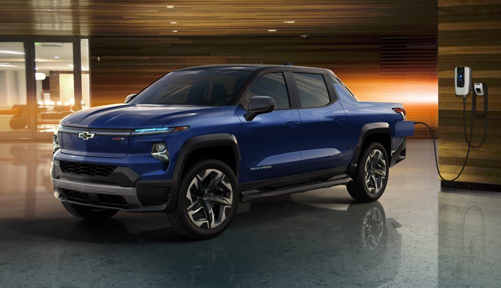 SilveradoEV_RST_Exterior_1.jpg