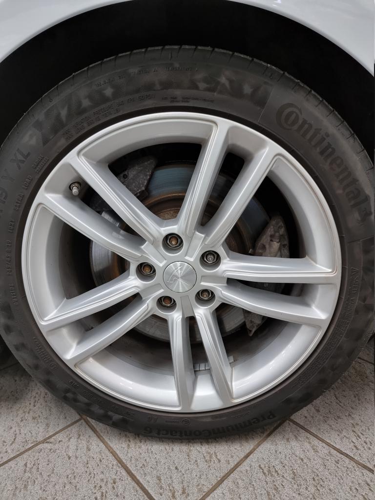 Tesla 19 tum 1.jpg