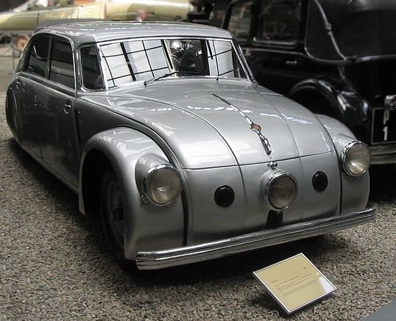 560px-Tatra_T_77a.jpg