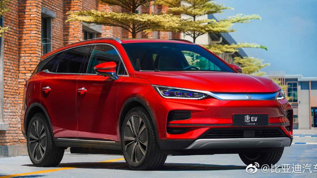 2022-BYD-Tang-EV-facelift-front-three-quarter-right-side.jpg