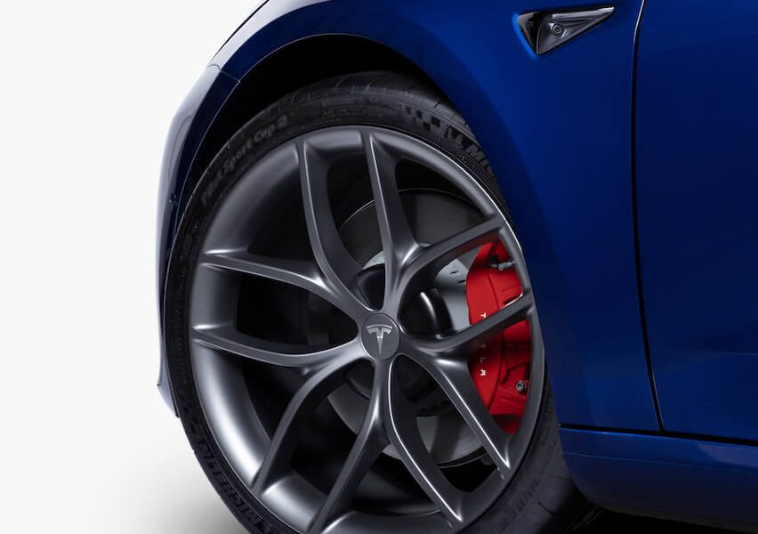 tesla-model-3-track-package-wheel-red-brakes-852x600.jpg