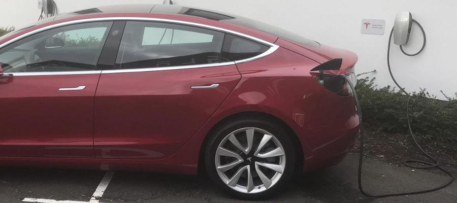 Tesla Model 3 med Typ2 uttag – Tesla Club Sweden