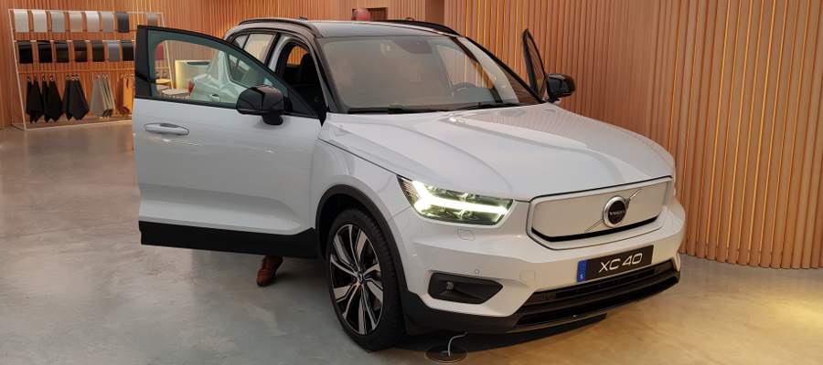 Volvo_XC40_1