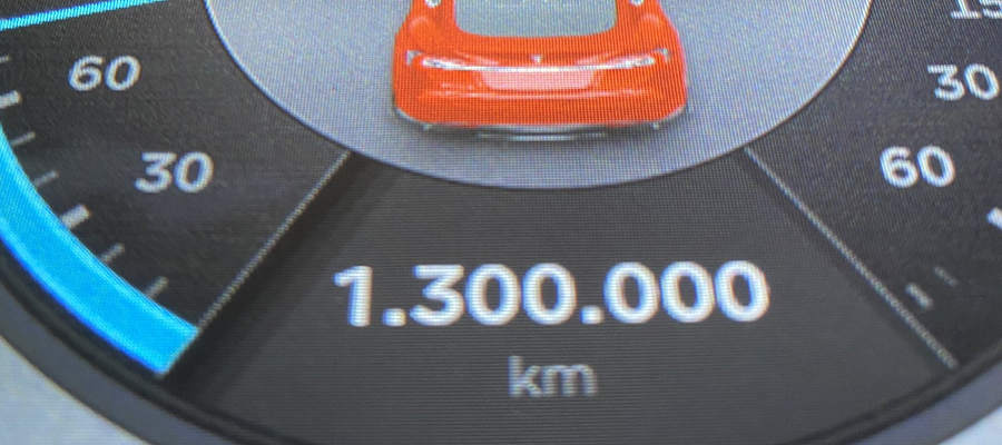 1300000